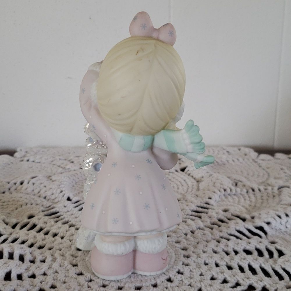 Vintage 2003 Precious Moments"Icy Good Times Ahead" Porcelain Figurine -… - Picture 3 of 7